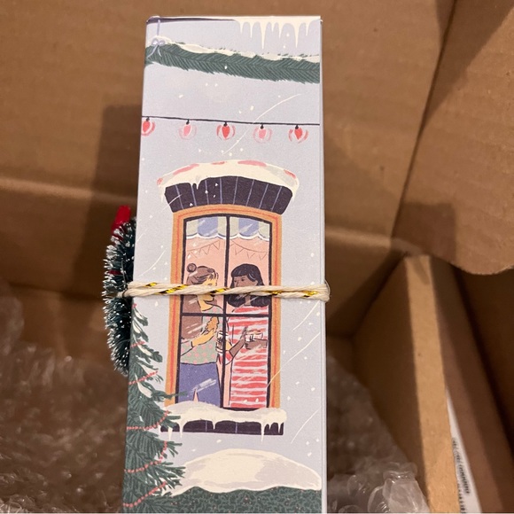 NIB Anthropologie Berry Wreath George & Viv Holiday Christmas Scented Hand Cream - Picture 5 of 12